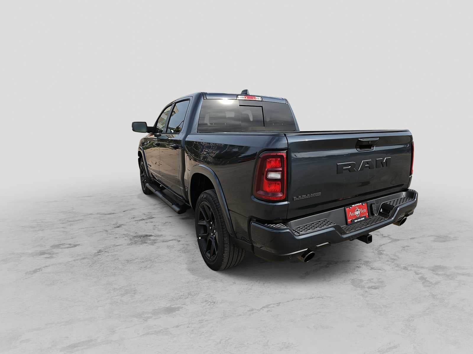 2026 RAM Ram 1500 RAM 1500 LARAMIE CREW CAB 4X2 5'7' BOX