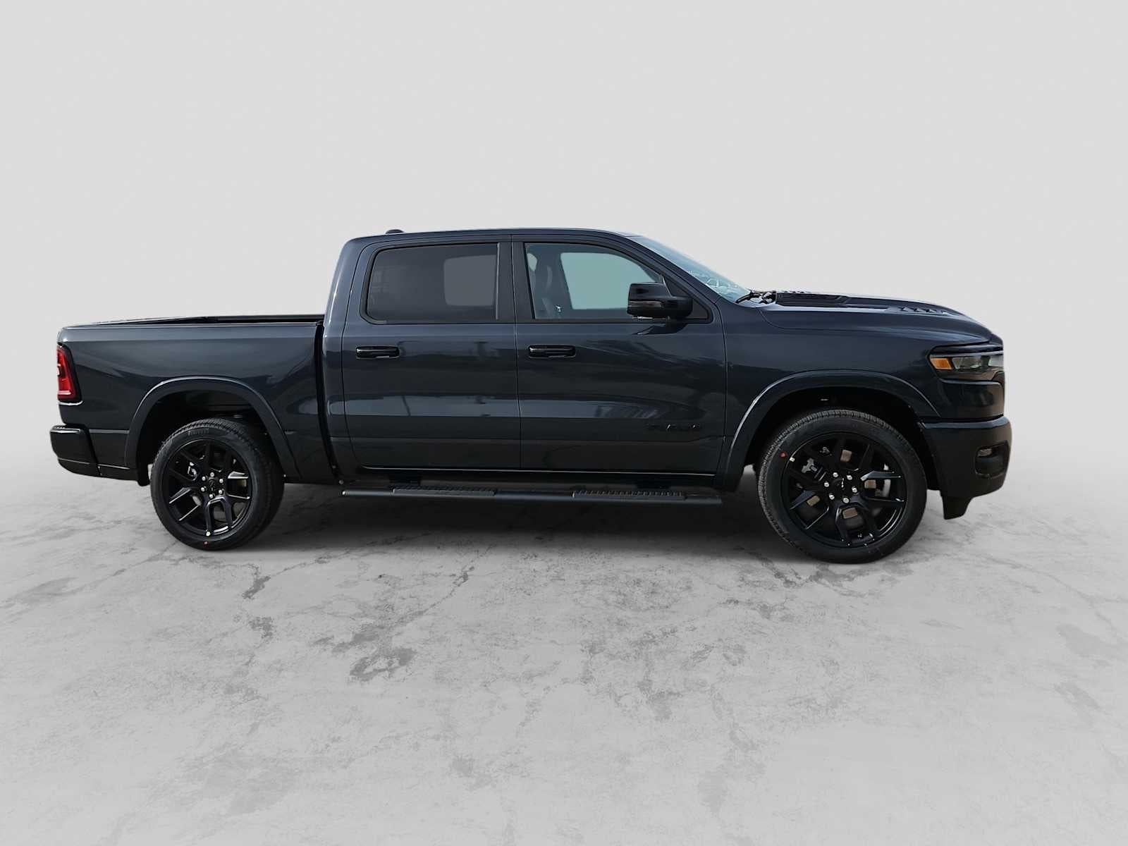 2026 RAM Ram 1500 RAM 1500 LARAMIE CREW CAB 4X2 5'7' BOX