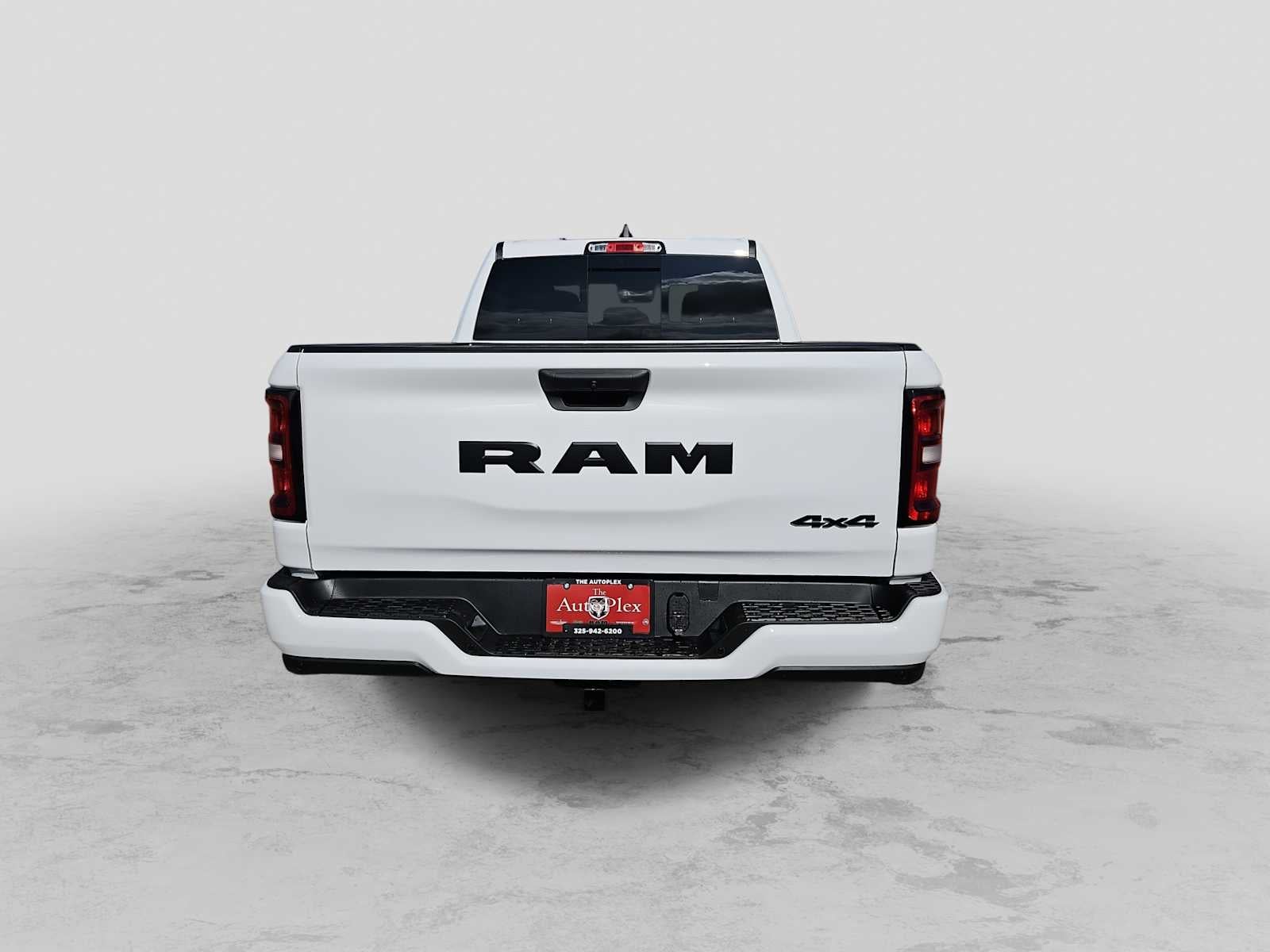2026 RAM Ram 1500 RAM 1500 EXPRESS CREW CAB 4X4 5'7' BOX