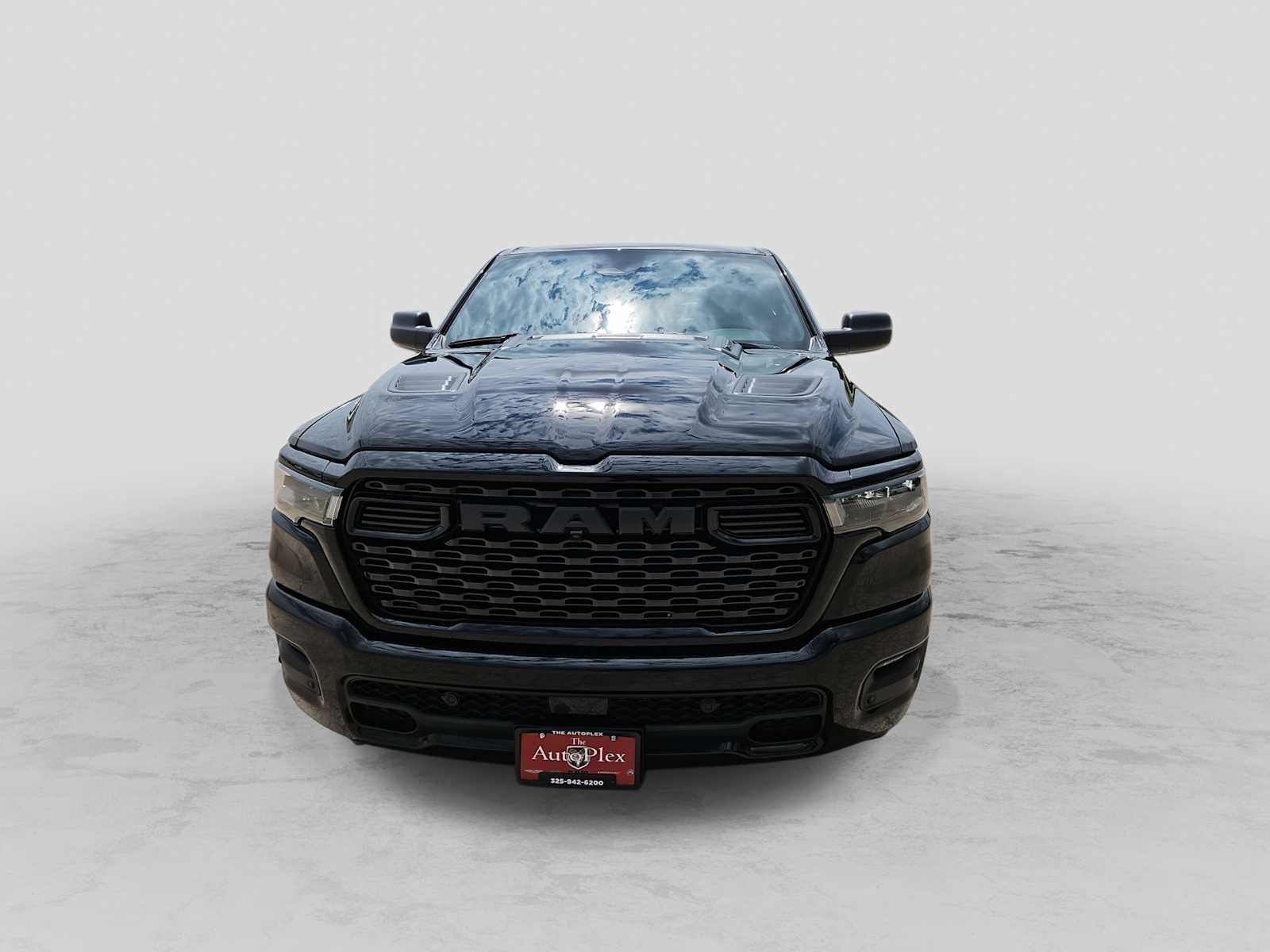 2026 RAM Ram 1500 RAM 1500 EXPRESS CREW CAB 4X4 5'7' BOX