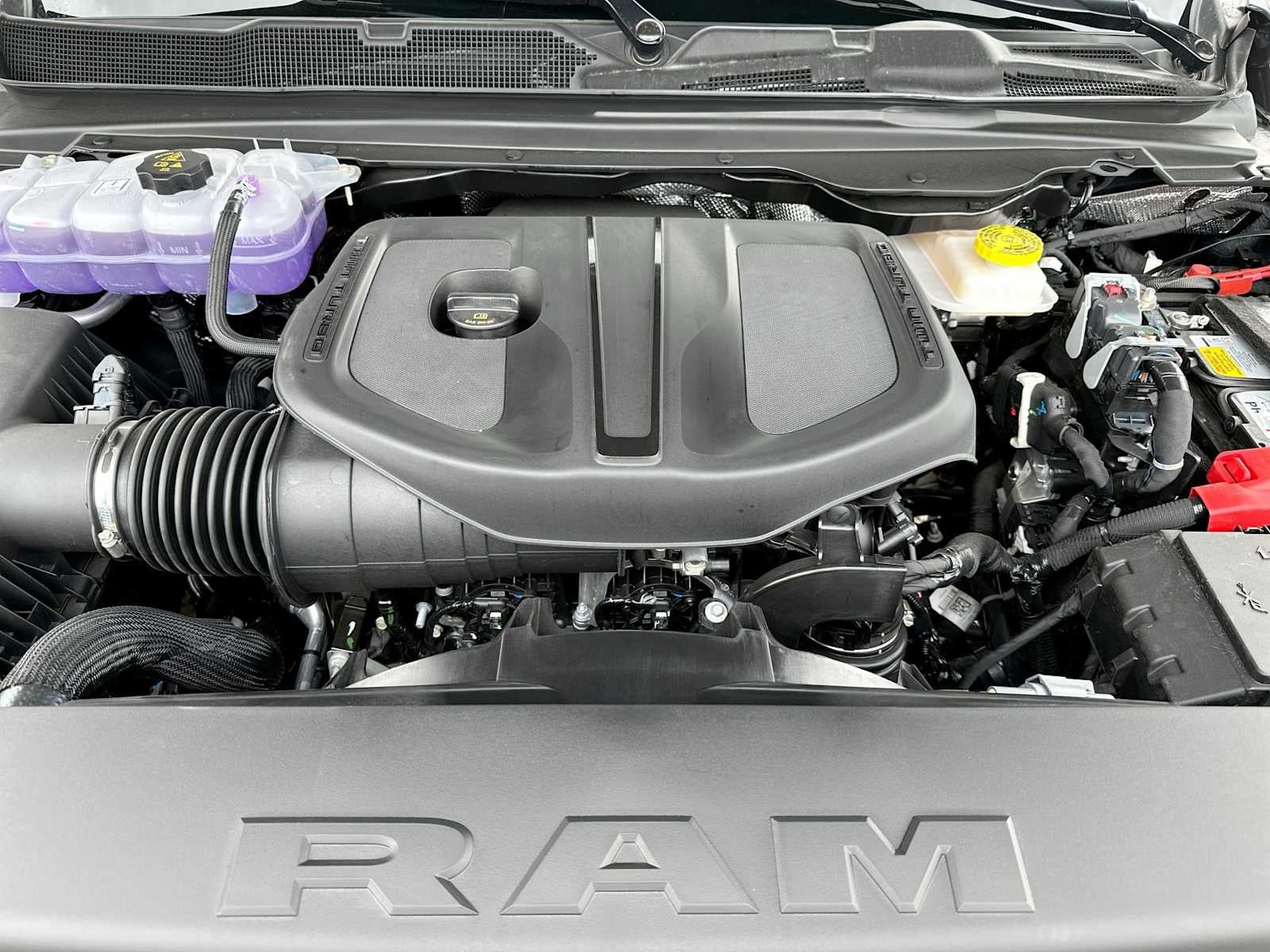 2027 RAM 1500 RAM 1500 LONE STAR CREW CAB 4X4 5'7' BOX