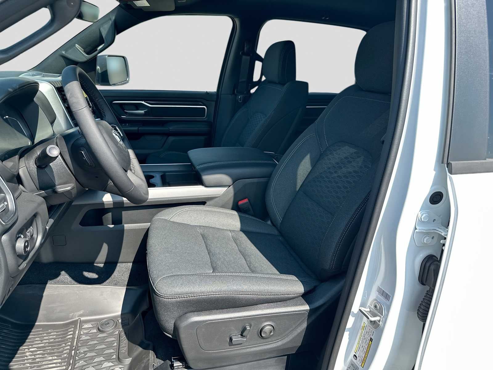 2027 RAM 1500 RAM 1500 LONE STAR CREW CAB 4X4 5'7' BOX