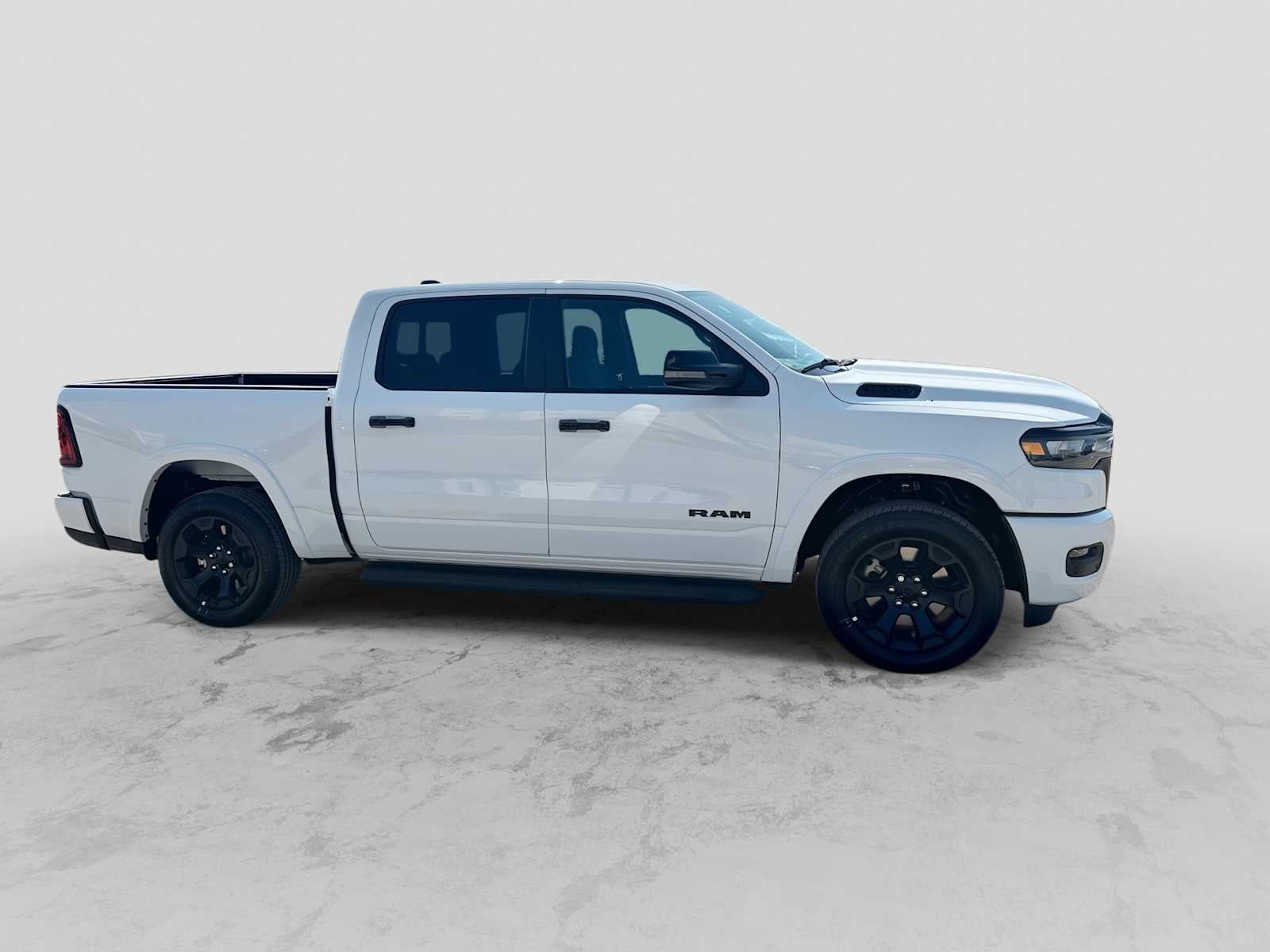 2027 RAM 1500 RAM 1500 LONE STAR CREW CAB 4X4 5'7' BOX