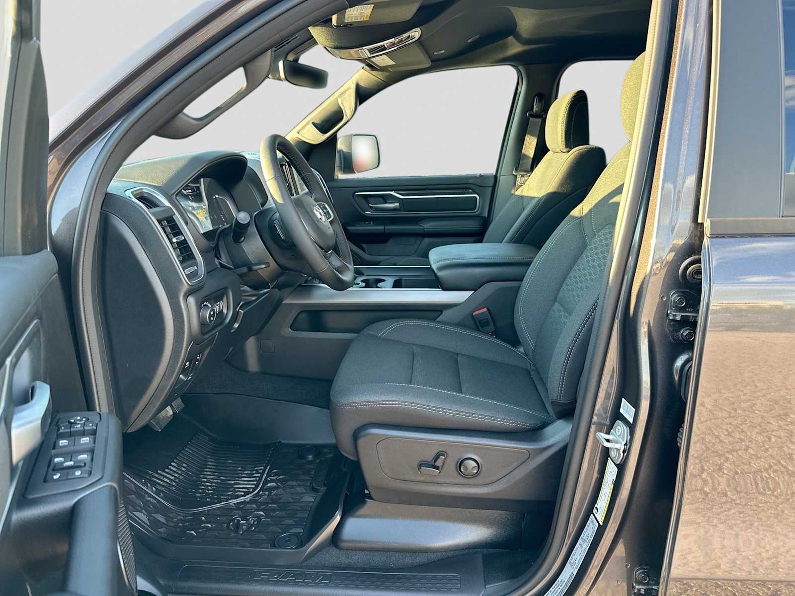 2027 RAM 1500 RAM 1500 LONE STAR CREW CAB 4X4 5'7' BOX