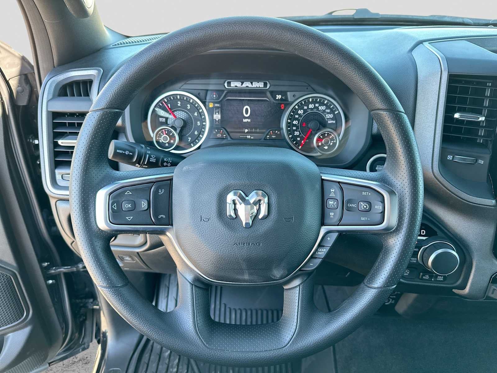 2027 RAM 1500 RAM 1500 WARLOCK CREW CAB 4X4 5'7' BOX
