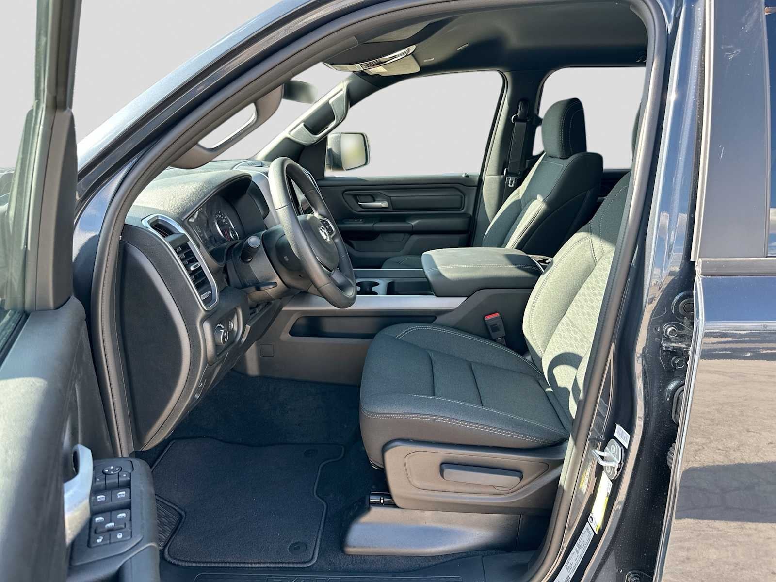 2026 RAM 1500 RAM 1500 EXPRESS CREW CAB 4X4 5'7' BOX