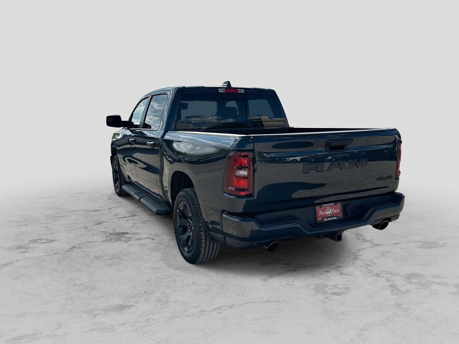 2026 RAM 1500 RAM 1500 EXPRESS CREW CAB 4X4 5'7' BOX