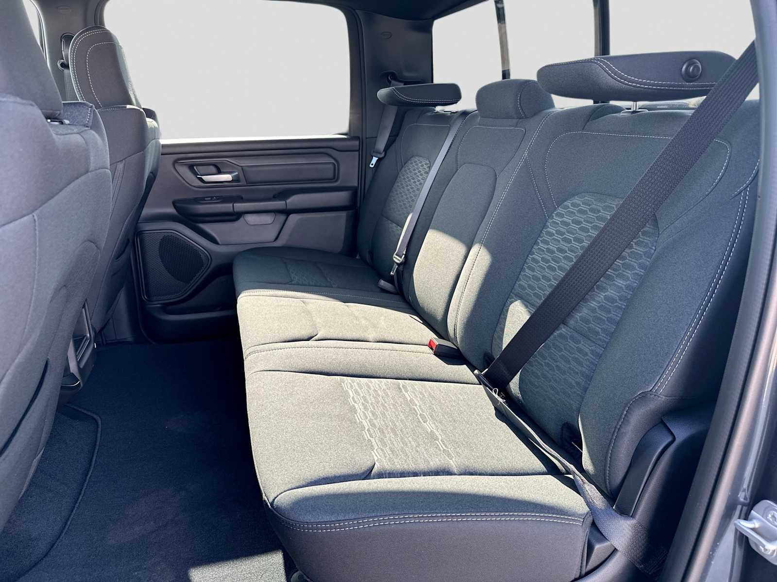 2026 RAM 1500 RAM 1500 EXPRESS CREW CAB 4X4 5'7' BOX