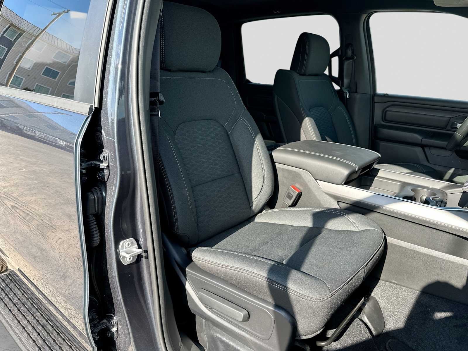 2026 RAM 1500 RAM 1500 EXPRESS CREW CAB 4X4 5'7' BOX