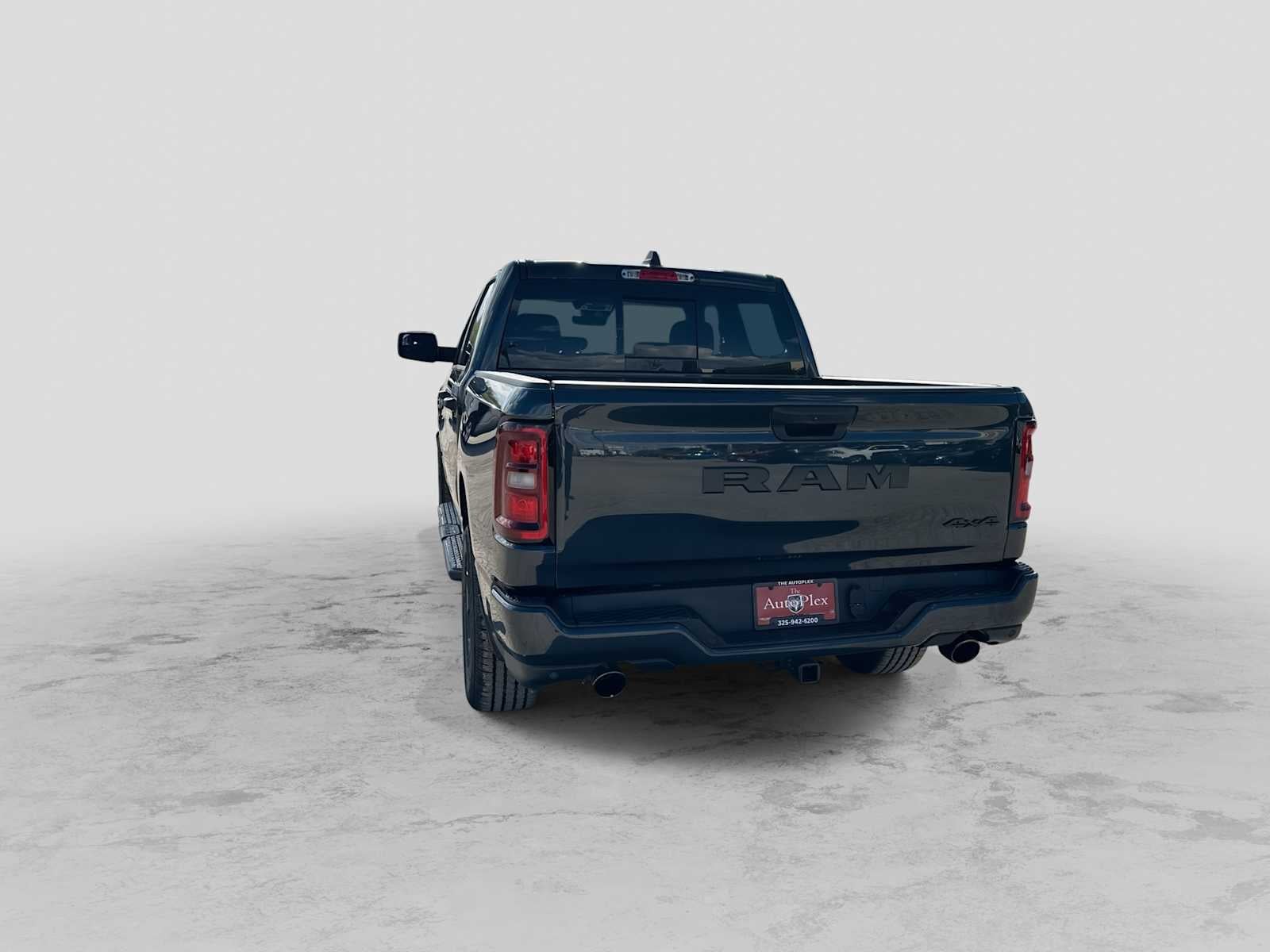 2026 RAM 1500 RAM 1500 EXPRESS CREW CAB 4X4 5'7' BOX