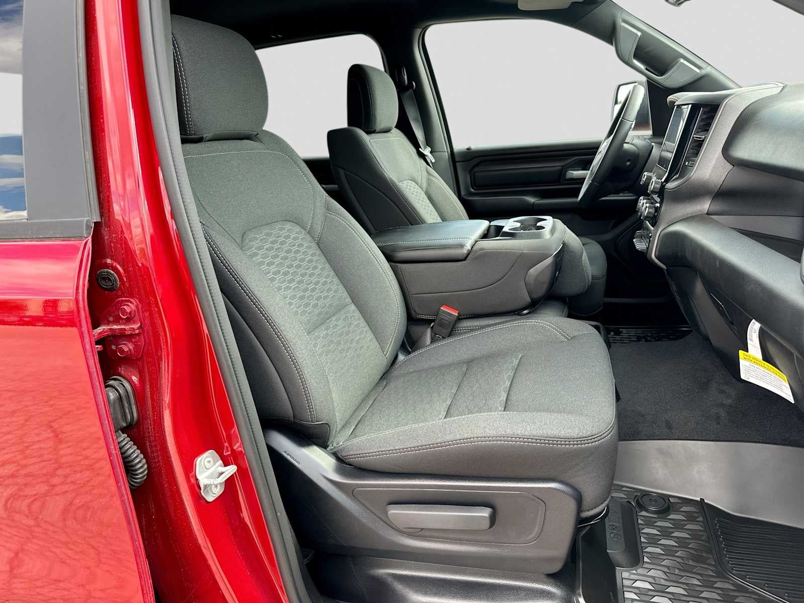 2027 RAM 1500 RAM 1500 WARLOCK CREW CAB 4X4 5'7' BOX