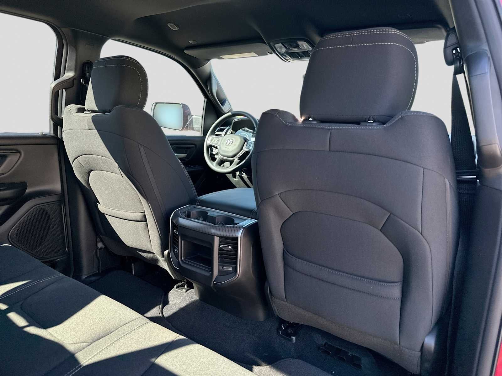 2026 RAM 1500 RAM 1500 EXPRESS CREW CAB 4X4 5'7' BOX