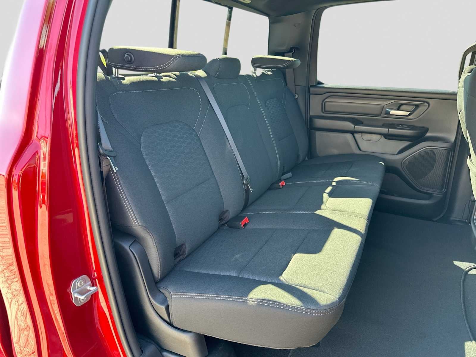 2026 RAM 1500 RAM 1500 EXPRESS CREW CAB 4X4 5'7' BOX