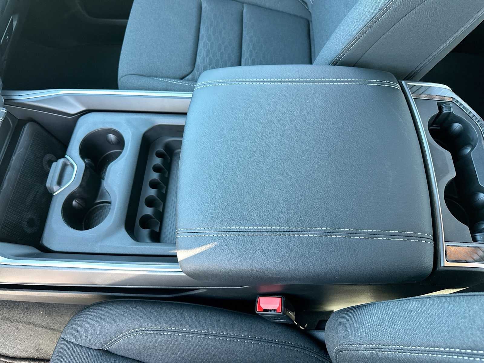 2026 RAM 1500 RAM 1500 EXPRESS CREW CAB 4X4 5'7' BOX