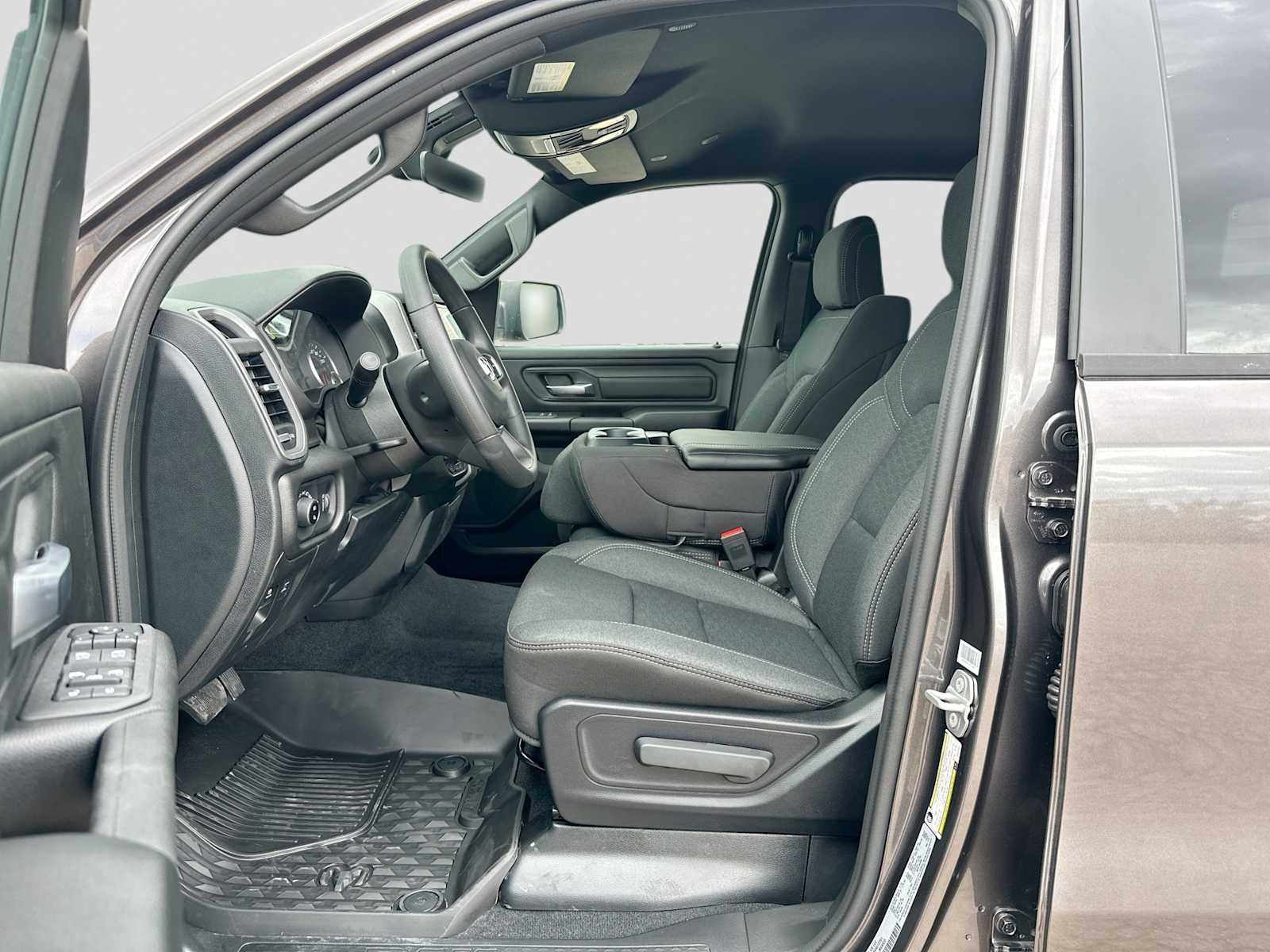 2027 RAM 1500 RAM 1500 WARLOCK CREW CAB 4X4 5'7' BOX