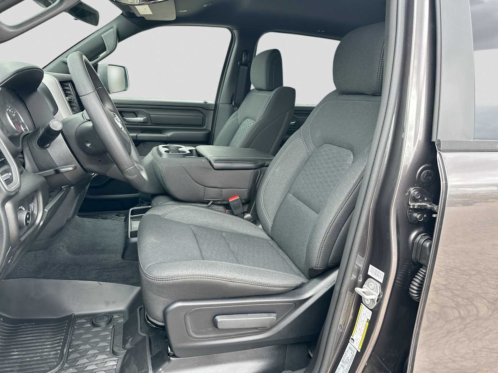 2027 RAM 1500 RAM 1500 WARLOCK CREW CAB 4X4 5'7' BOX