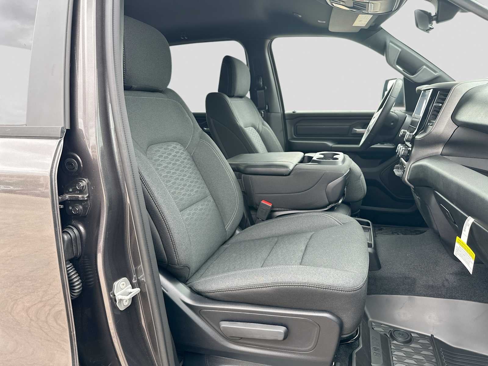 2027 RAM 1500 RAM 1500 WARLOCK CREW CAB 4X4 5'7' BOX