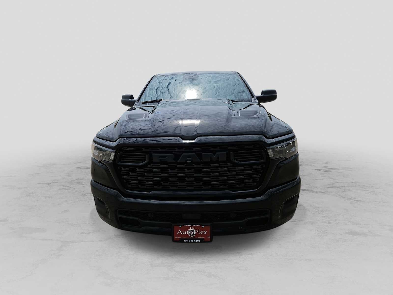 2026 RAM Ram 1500 RAM 1500 EXPRESS CREW CAB 4X4 5'7' BOX