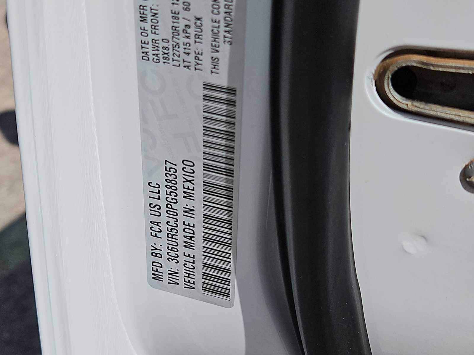 2023 RAM 2500 Tradesman Crew Cab 4x4 6'4' Box