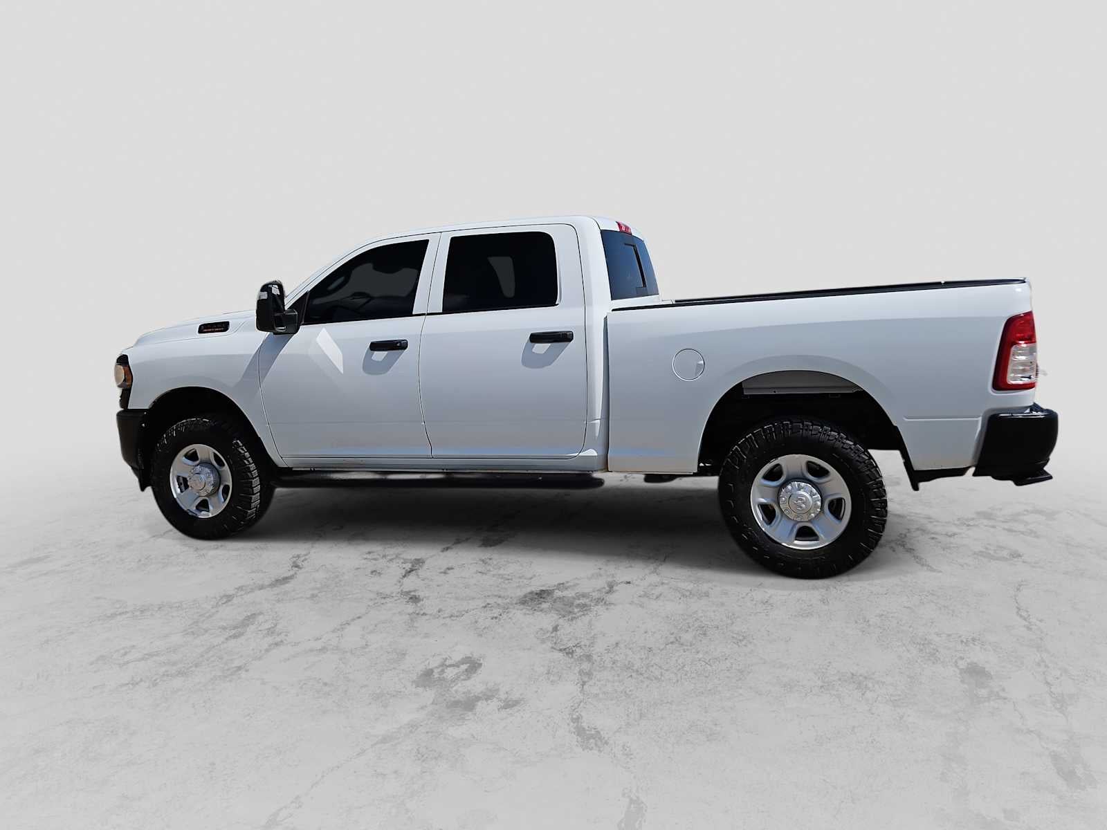 2023 RAM 2500 Tradesman Crew Cab 4x4 6'4' Box