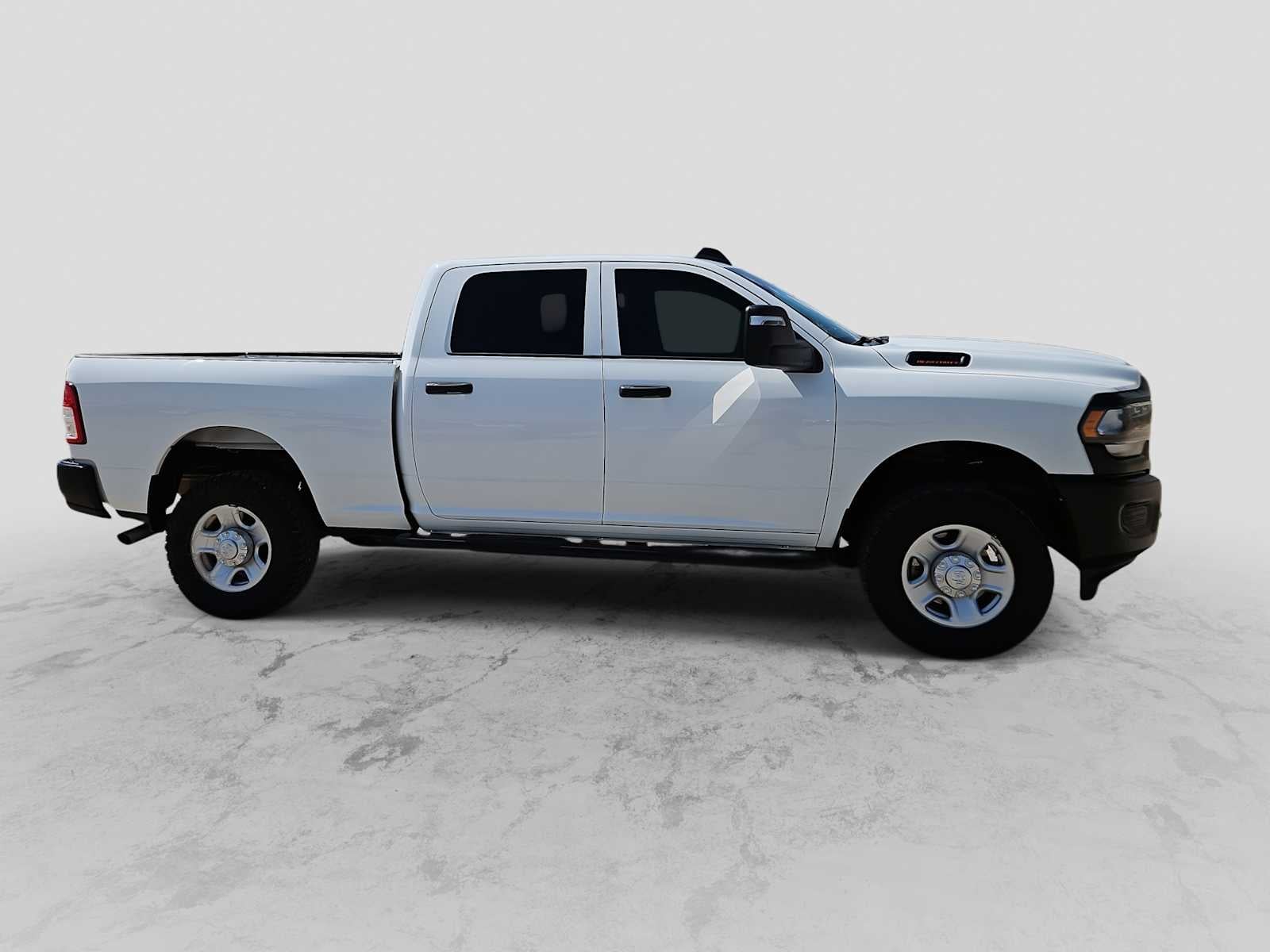 2023 RAM 2500 Tradesman Crew Cab 4x4 6'4' Box