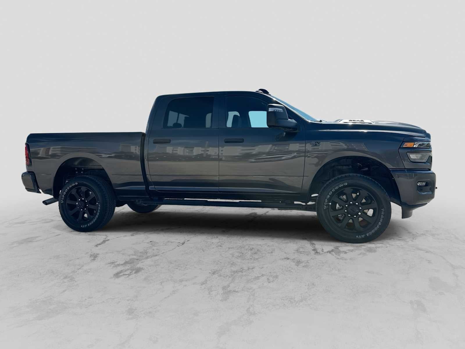 2027 RAM 2500 RAM 2500 BLACK EXPRESS CREW CAB 4X4 6'4' BOX