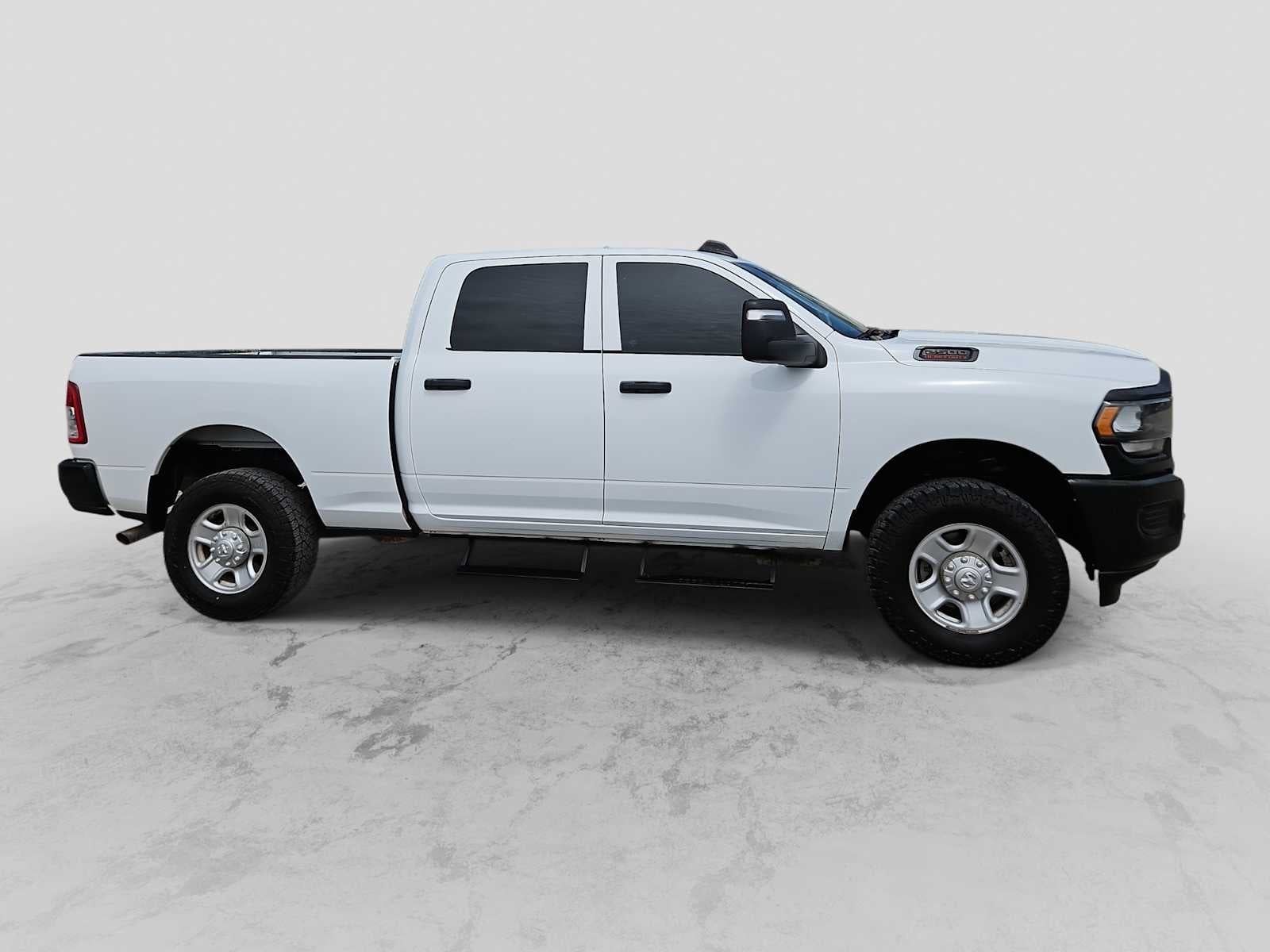 2023 RAM 2500 Tradesman Crew Cab 4x4 6'4' Box