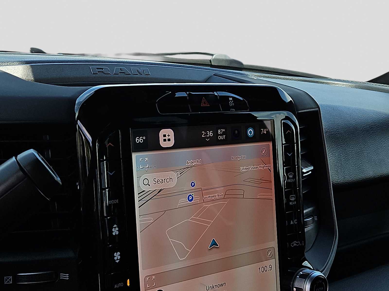 2026 RAM 2500 RAM 2500 BLACK EXPRESS CREW CAB 4X4 6'4' BOX