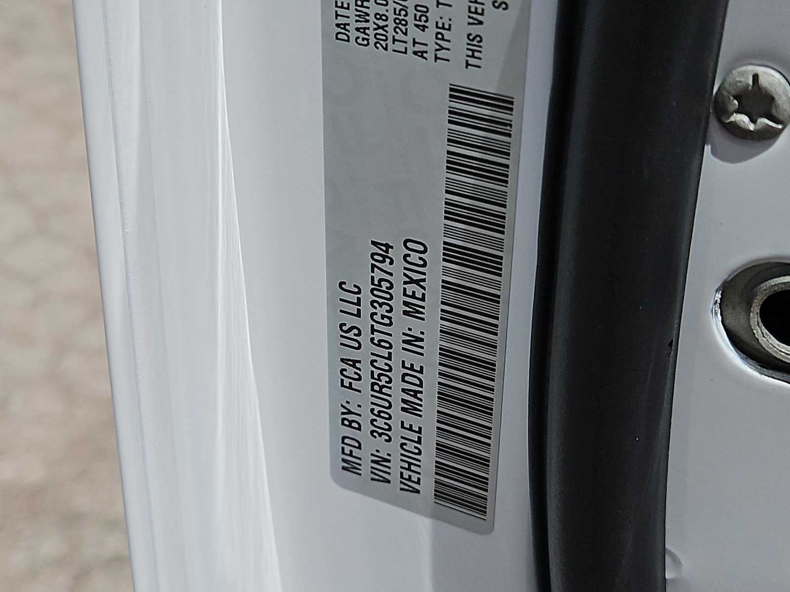 2026 RAM 2500 RAM 2500 BLACK EXPRESS CREW CAB 4X4 6'4' BOX