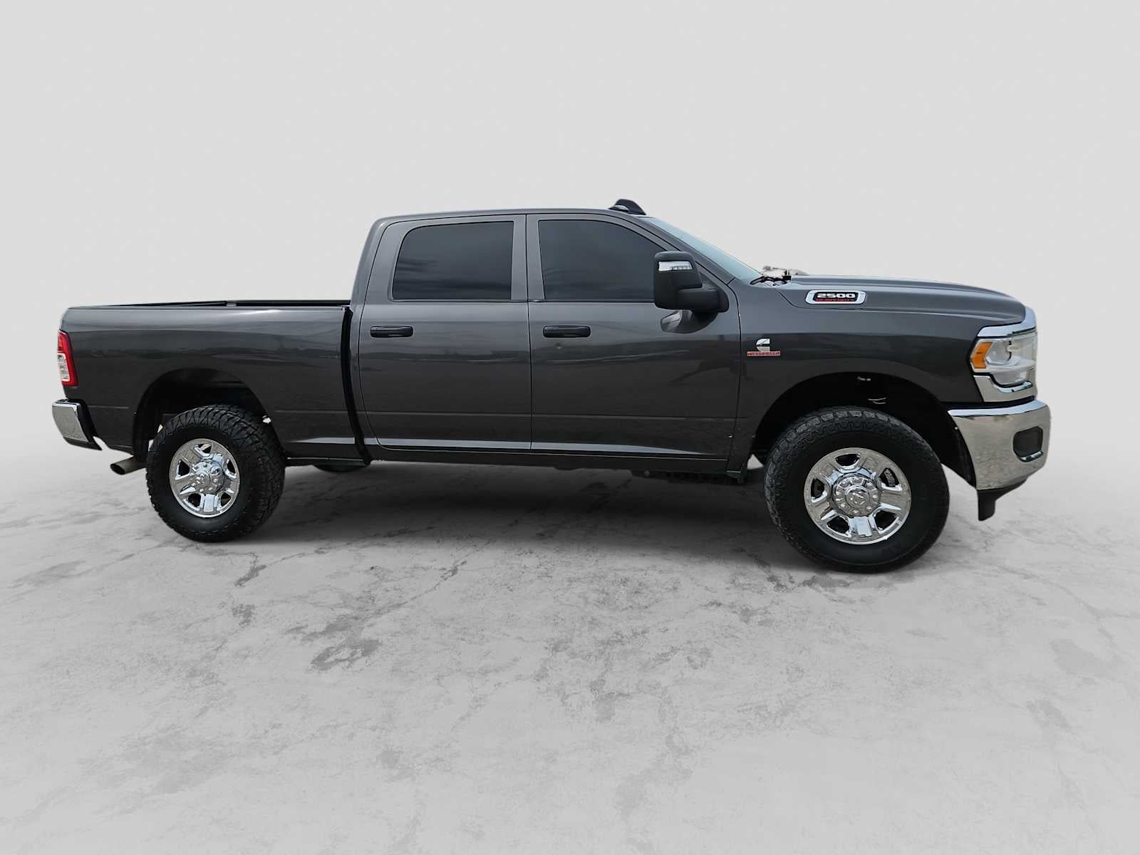 2023 RAM 2500 Tradesman Crew Cab 4x4 6'4' Box