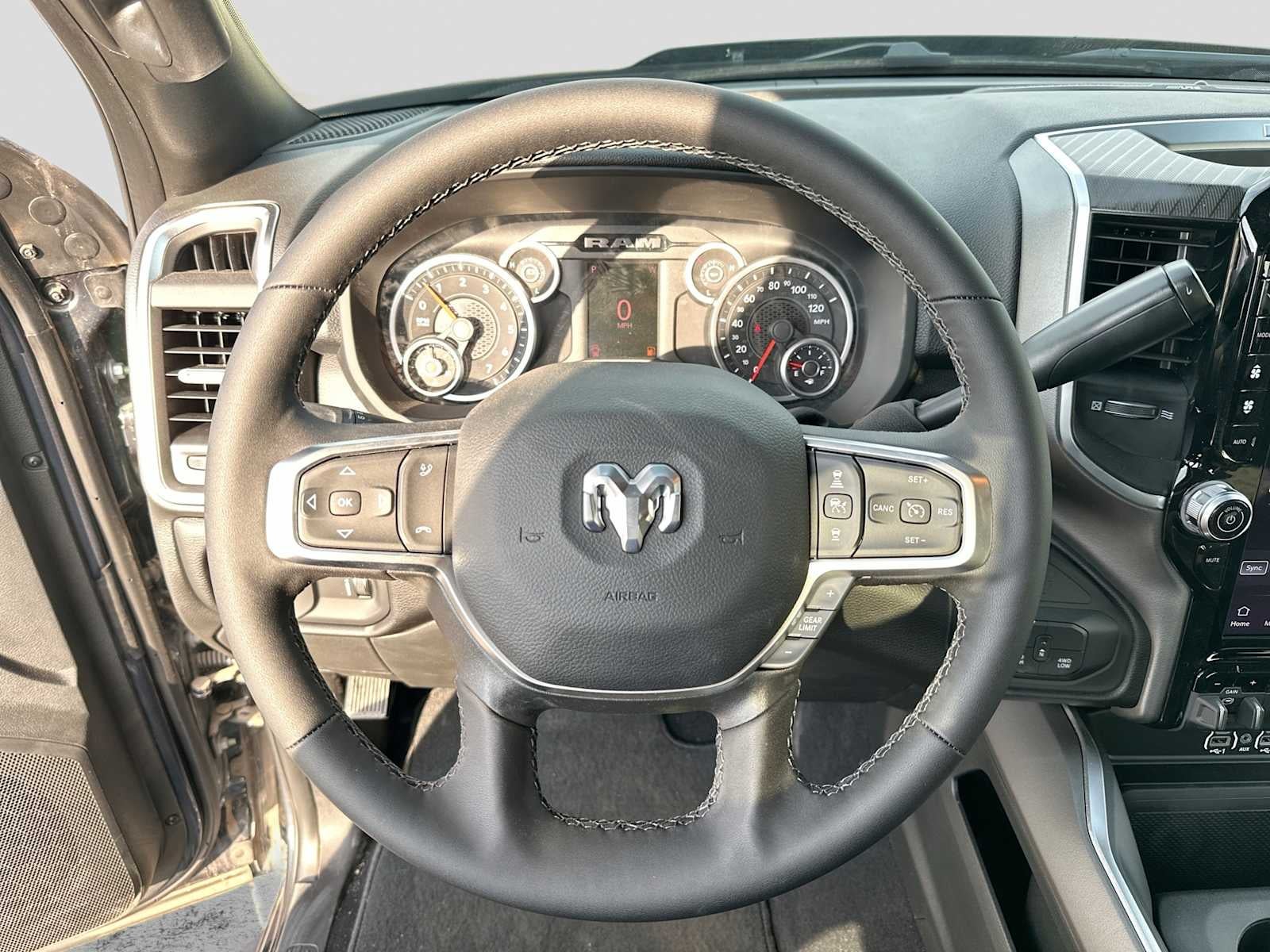 2027 RAM 2500 RAM 2500 LONE STAR CREW CAB 4X4 6'4' BOX