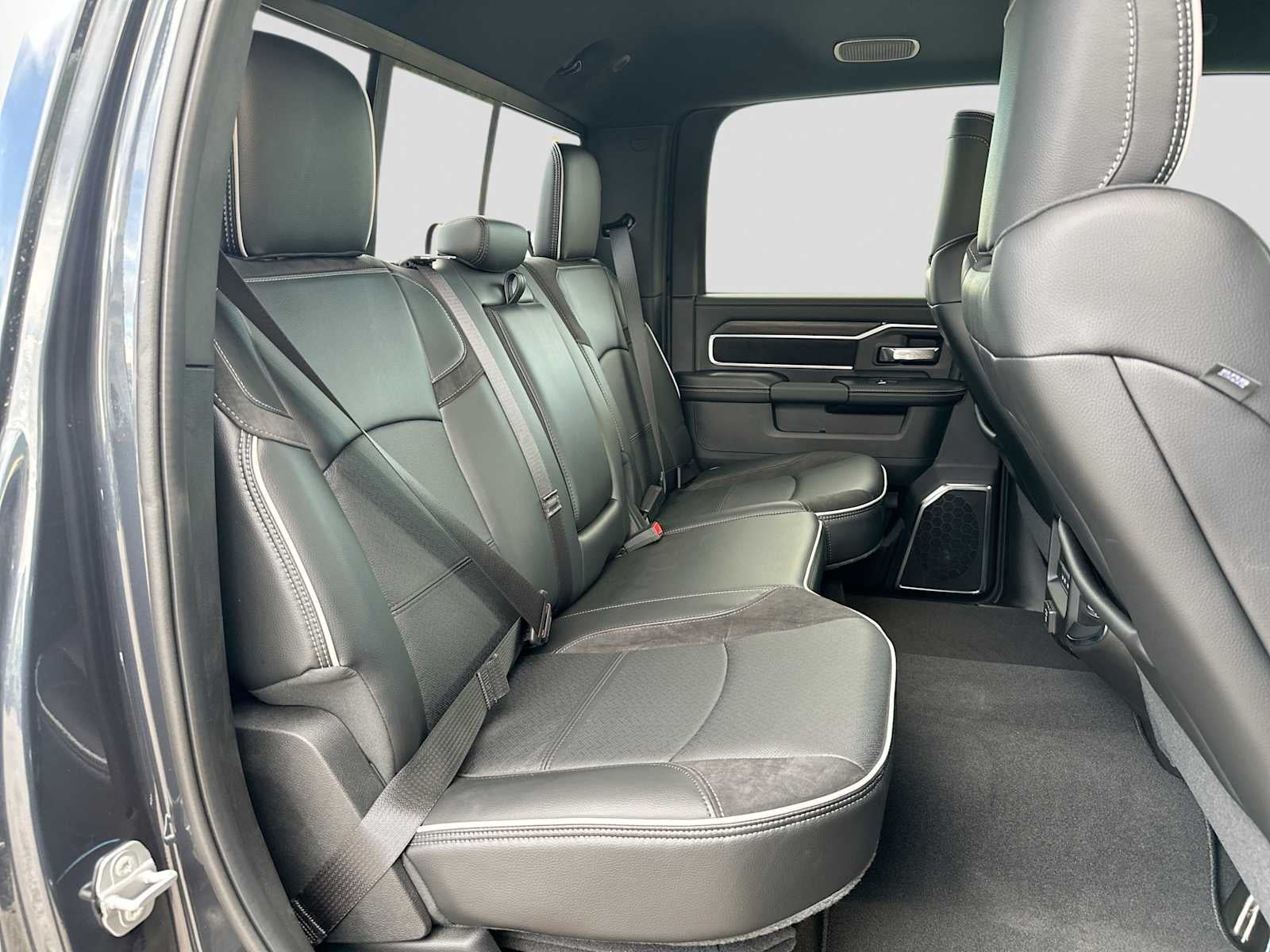 2027 RAM 2500 RAM 2500 LARAMIE CREW CAB 4X4 6'4' BOX
