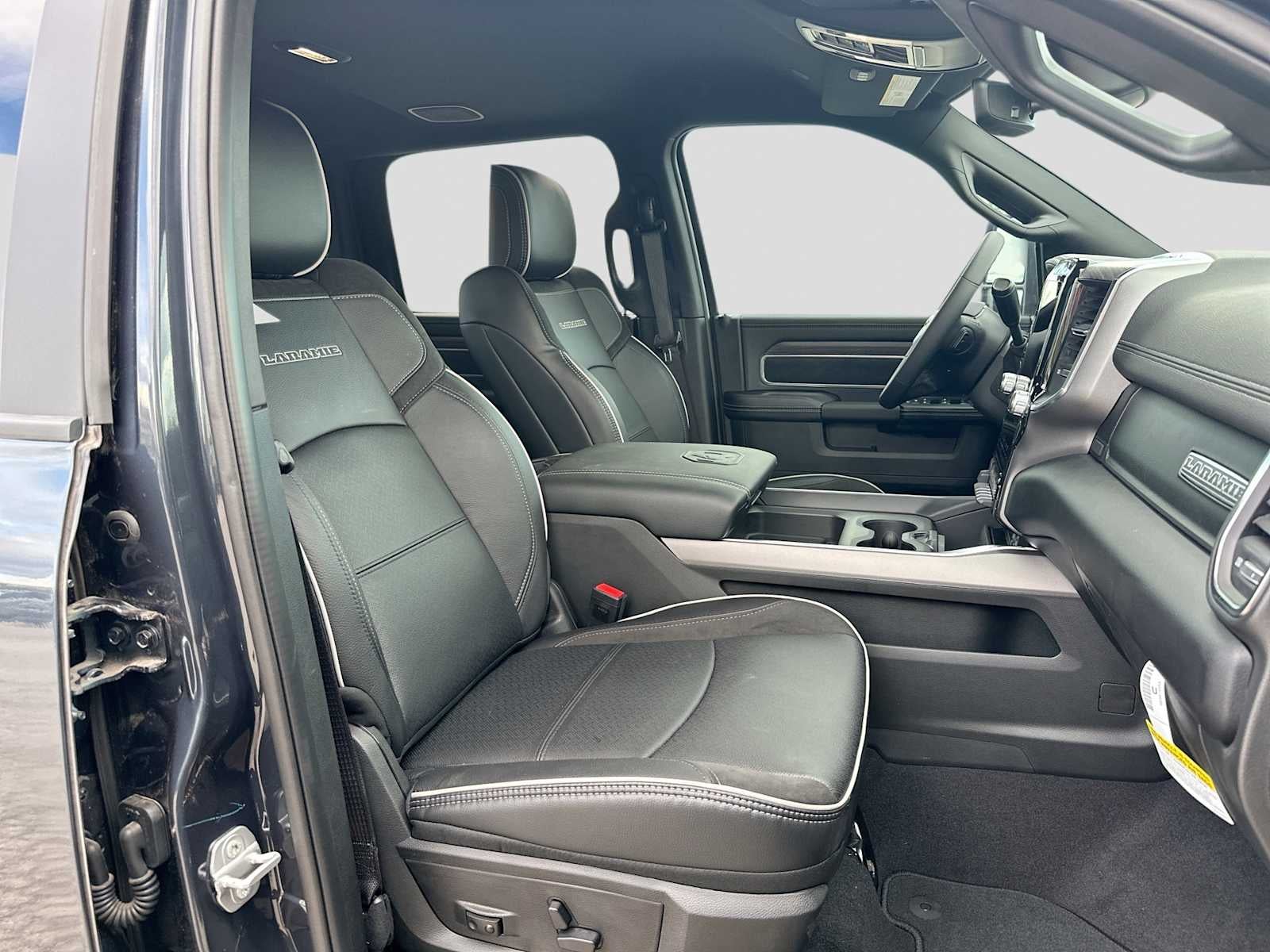 2027 RAM 2500 RAM 2500 LARAMIE CREW CAB 4X4 6'4' BOX