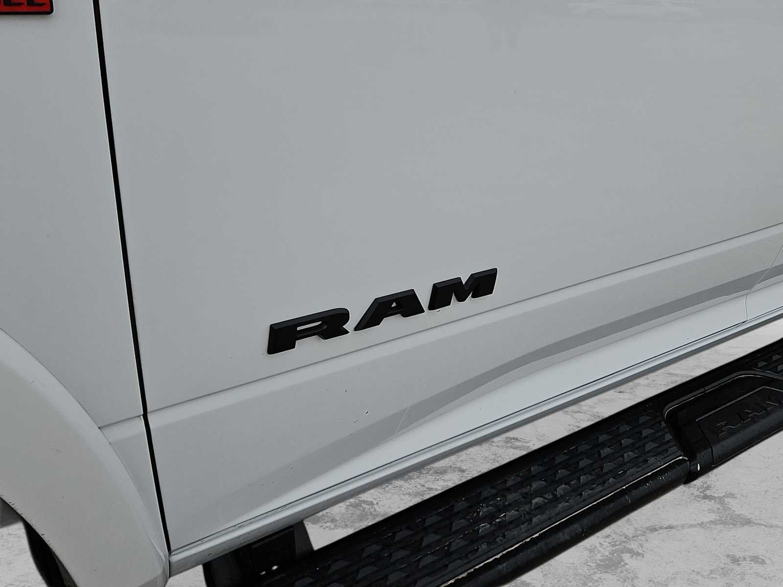 2022 RAM 2500 Laramie Crew Cab 4x4 6'4' Box