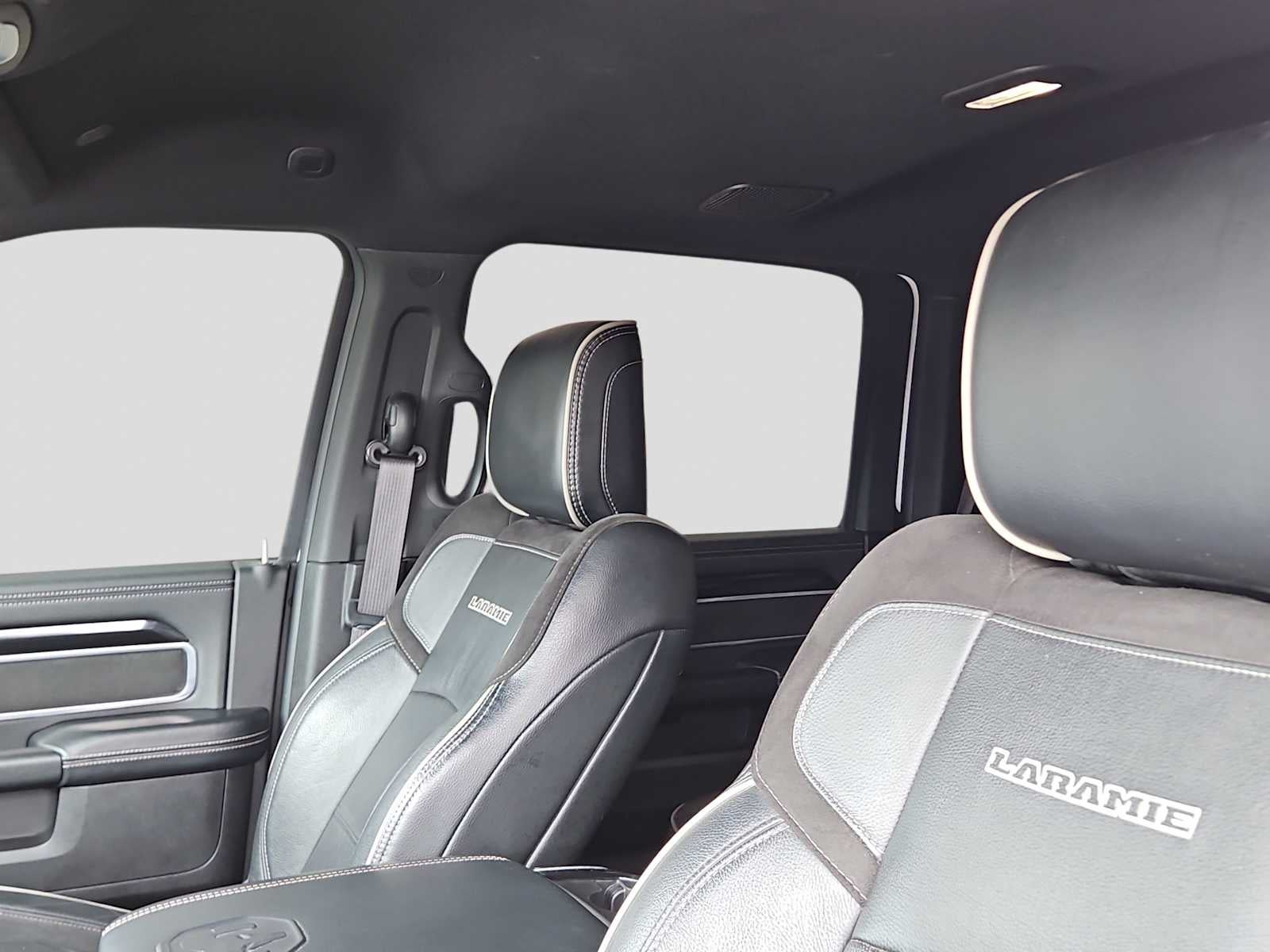 2022 RAM 2500 Laramie Crew Cab 4x4 6'4' Box