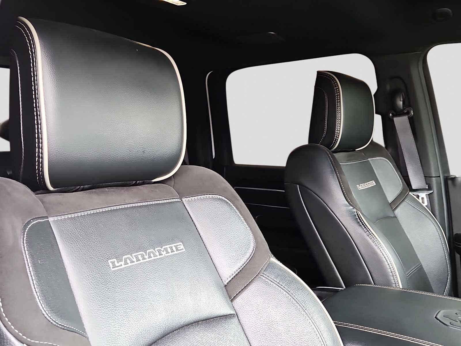 2022 RAM 2500 Laramie Crew Cab 4x4 6'4' Box