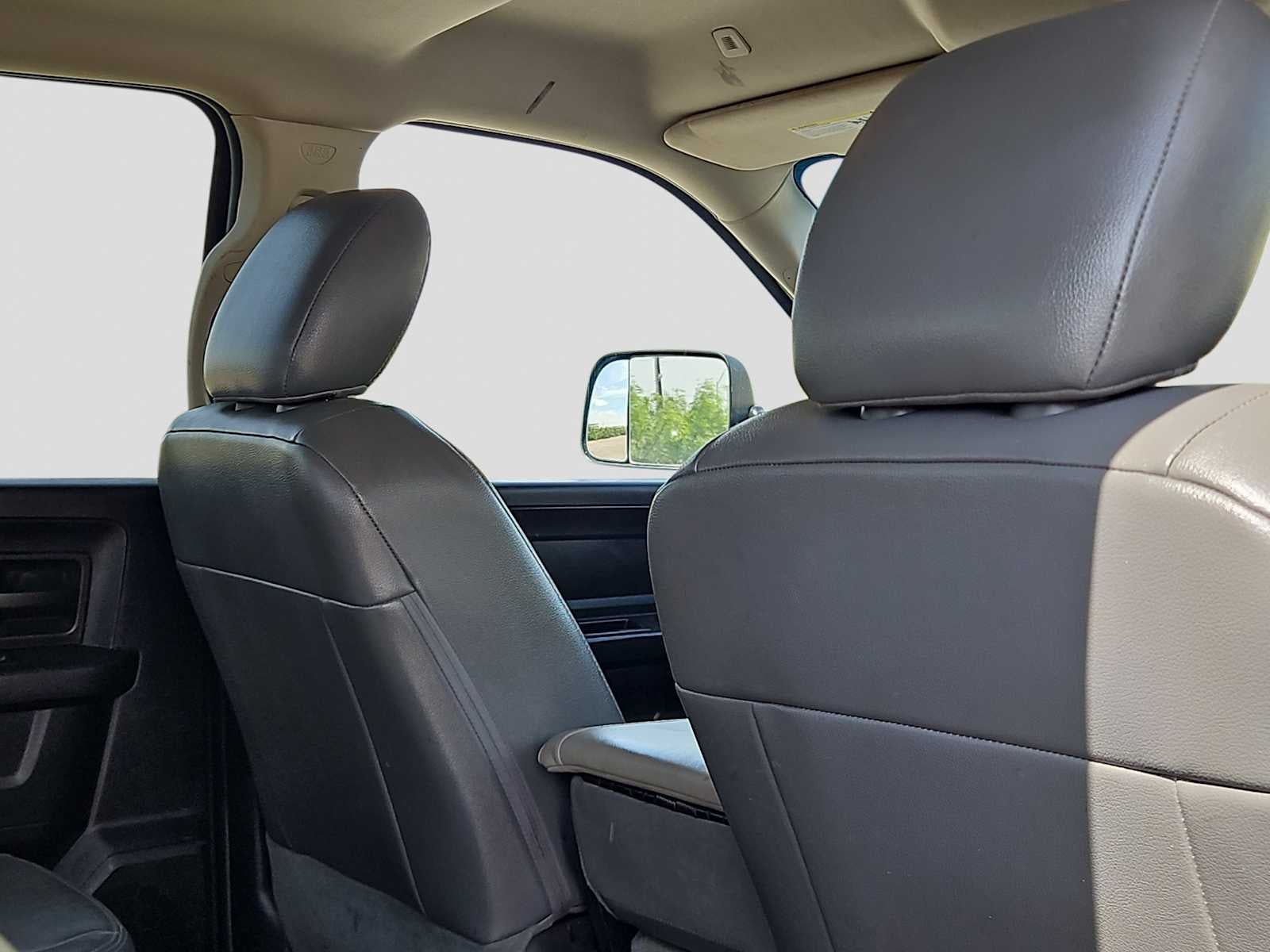 2017 RAM 2500 Tradesman Crew Cab 4x4 8' Box