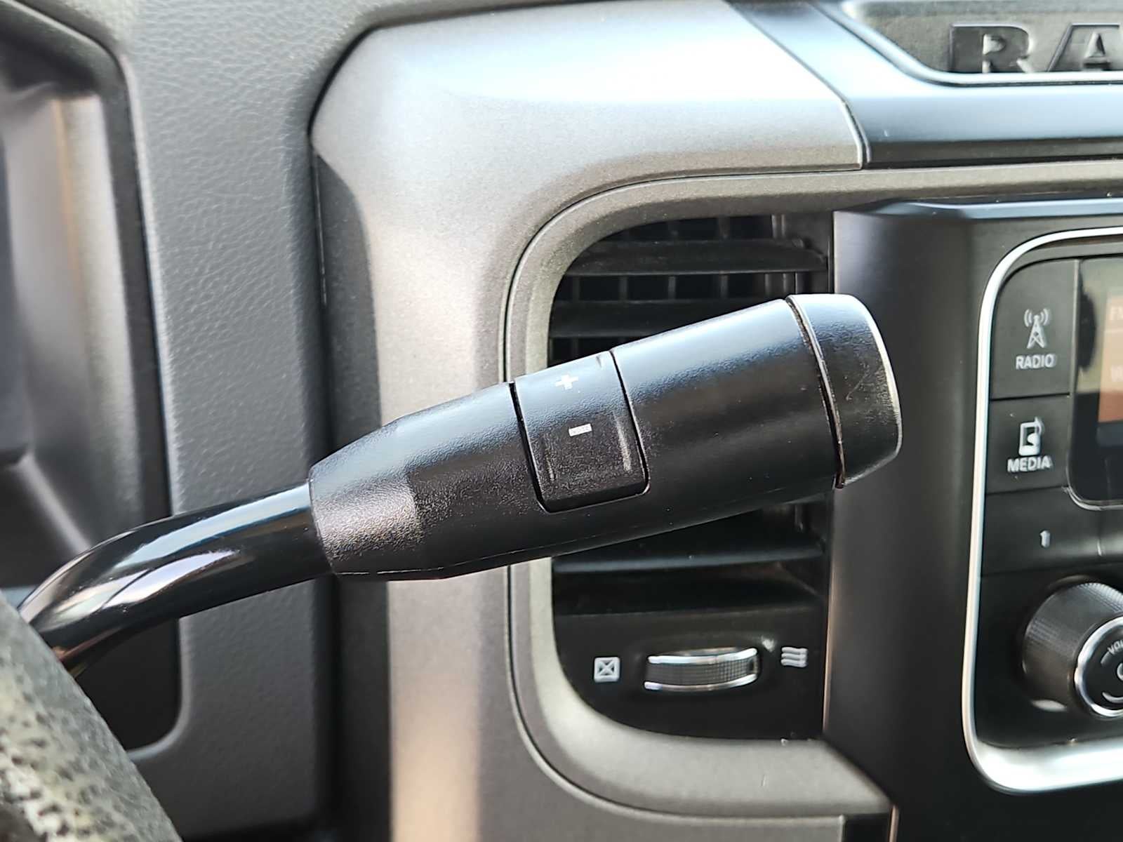 2017 RAM 2500 Tradesman Crew Cab 4x4 8' Box