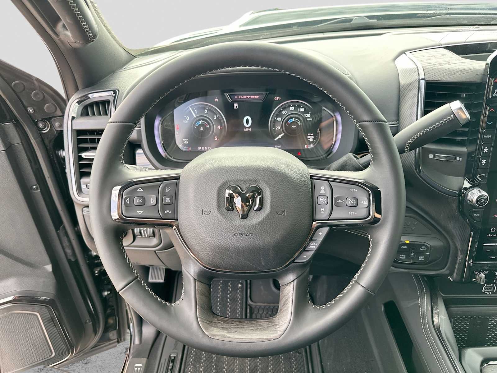 2027 RAM 2500 RAM 2500 LIMITED MEGA CAB 4X4 6'4' BOX