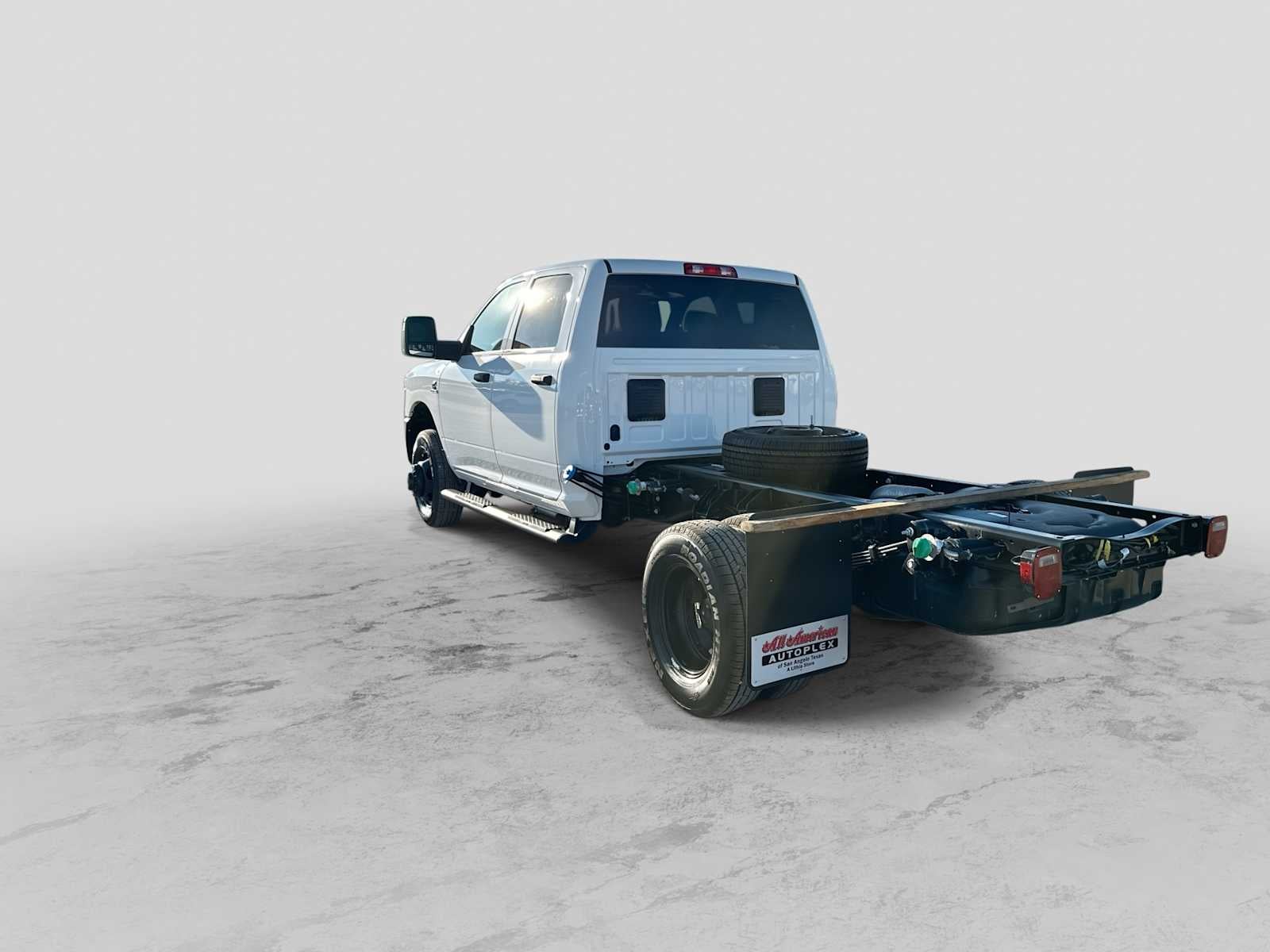 2027 RAM 3500 Chassis Cab RAM 3500 TRADESMAN CREW CAB CHASSIS 4X4 60' CA