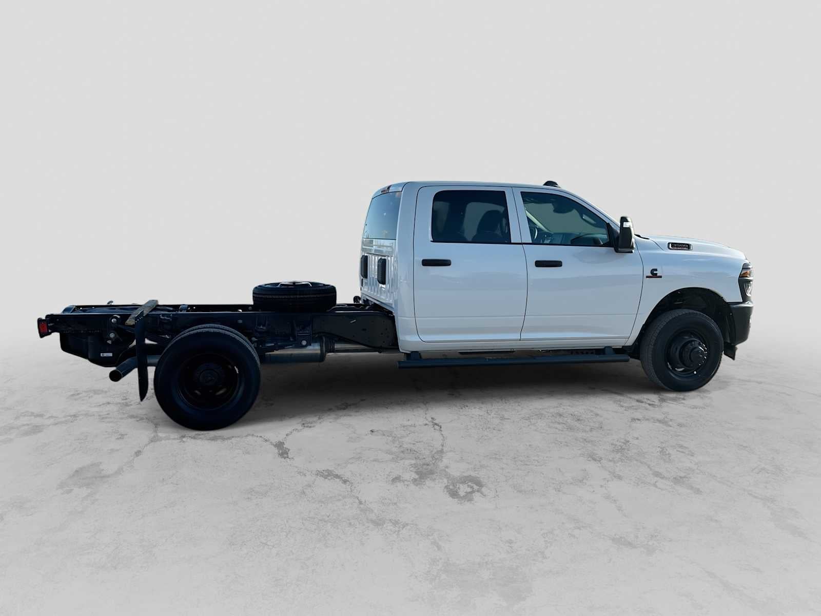 2027 RAM 3500 Chassis Cab RAM 3500 TRADESMAN CREW CAB CHASSIS 4X4 60' CA