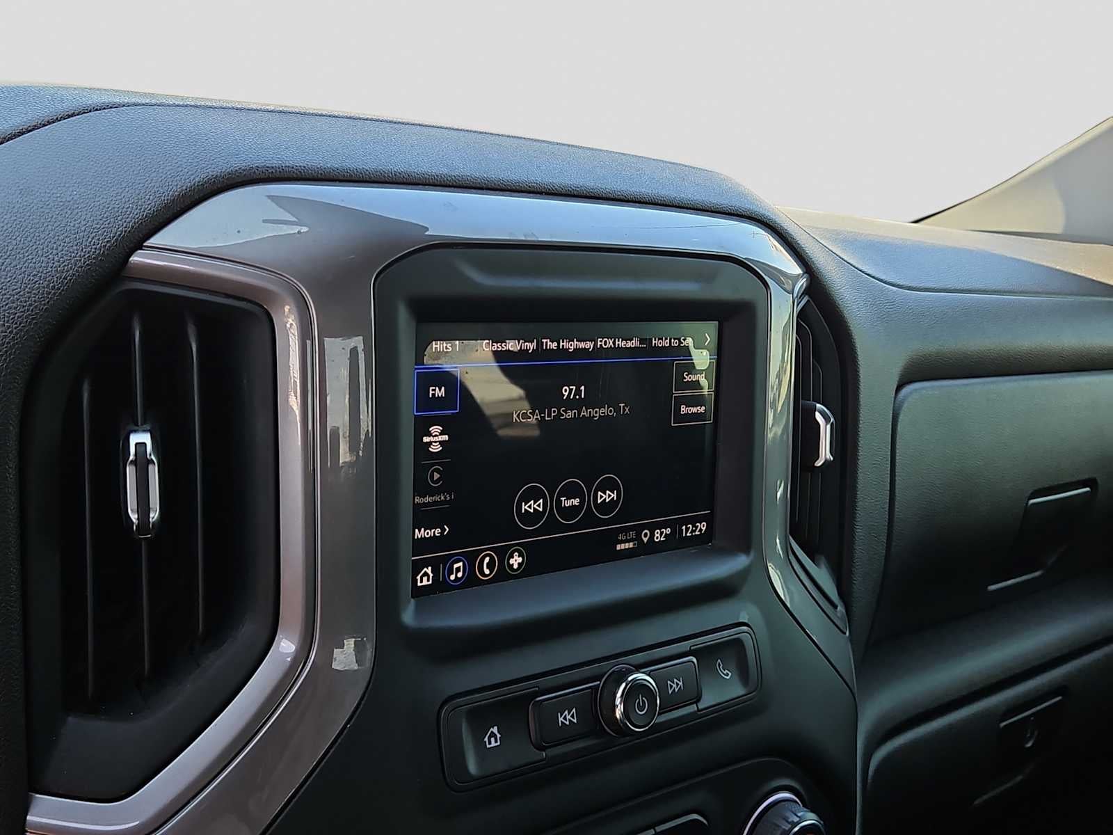 2022 Chevrolet Silverado 1500 2WD Crew Cab Short Bed Custom