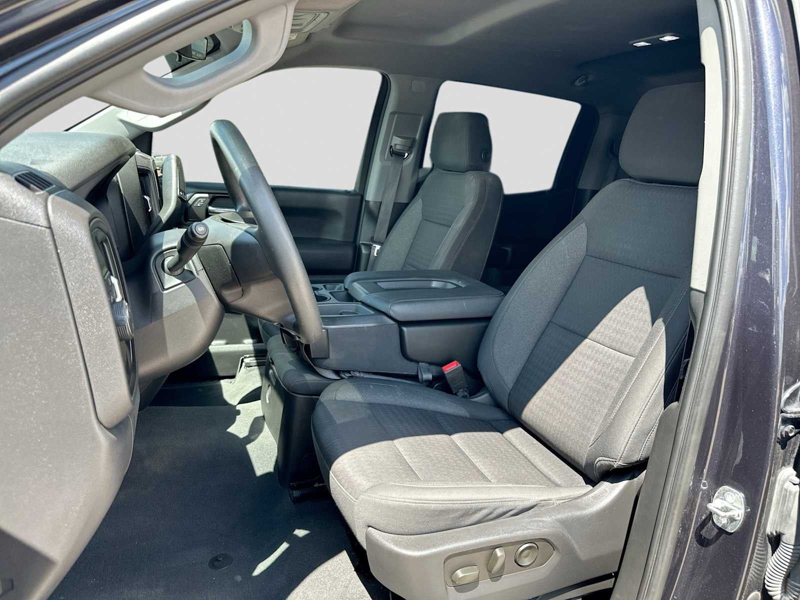 2023 Chevrolet Silverado 1500 2WD Crew Cab Short Bed Custom