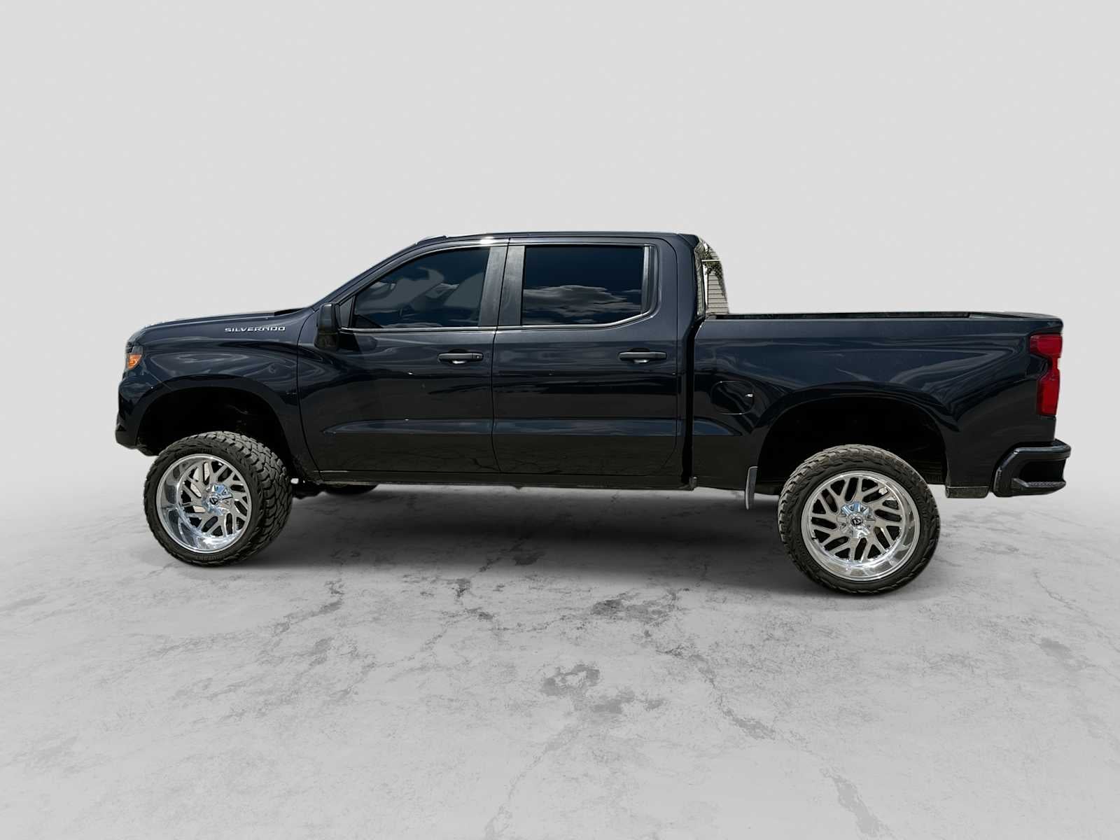 2023 Chevrolet Silverado 1500 2WD Crew Cab Short Bed Custom
