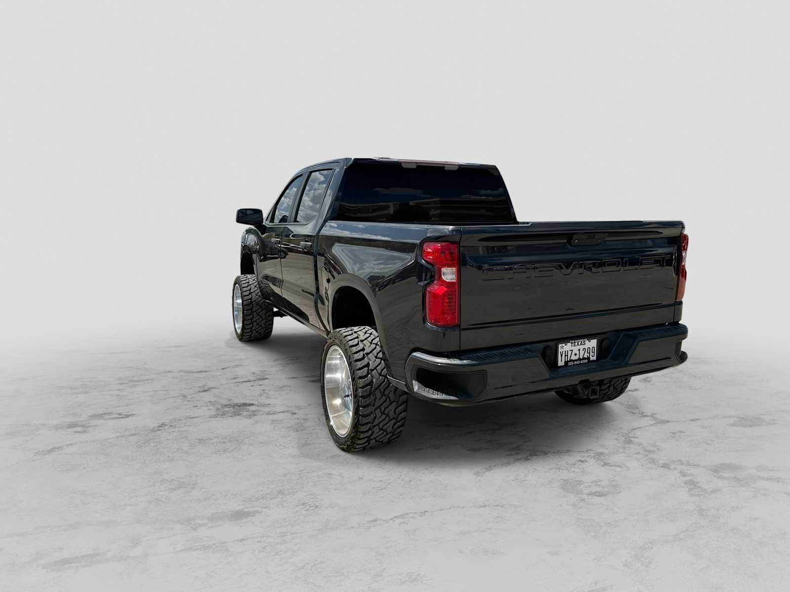 2023 Chevrolet Silverado 1500 2WD Crew Cab Short Bed Custom