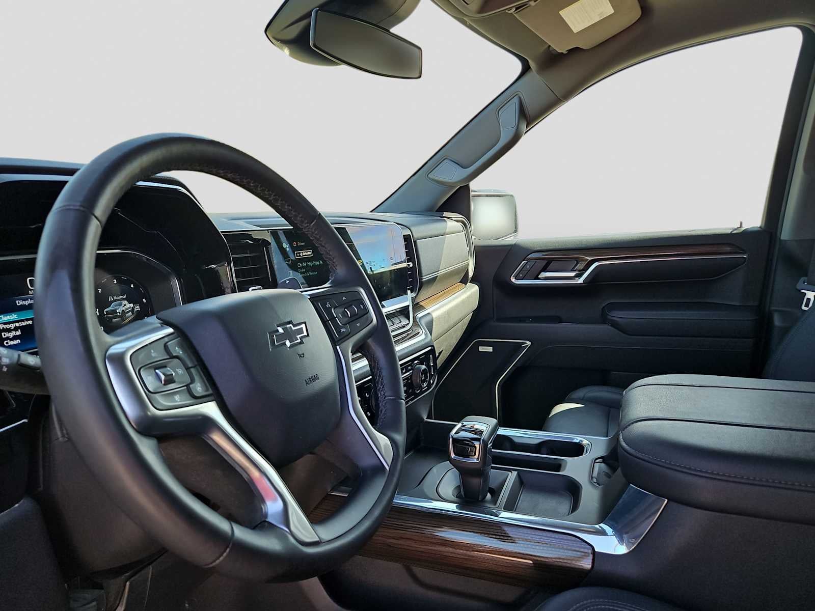 2024 Chevrolet Silverado 1500 4WD Crew Cab Short Bed LT Trail Boss