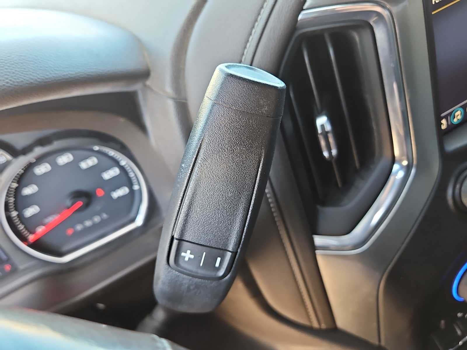 2020 Chevrolet Silverado 1500 4WD Crew Cab Short Bed RST