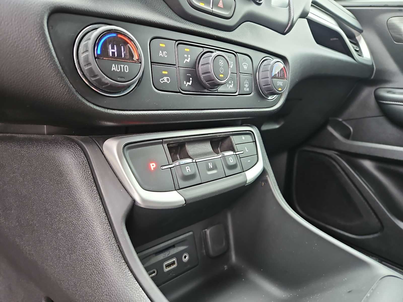2024 GMC Terrain AWD SLT