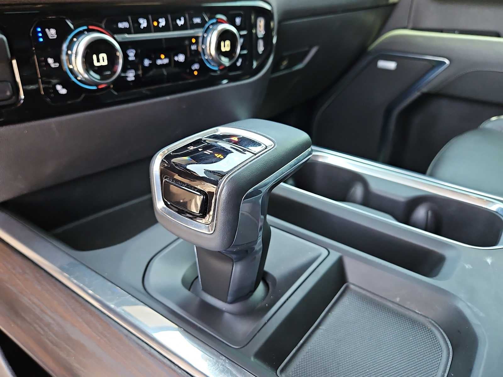 2023 GMC Sierra 1500 4WD Crew Cab Short Box SLT