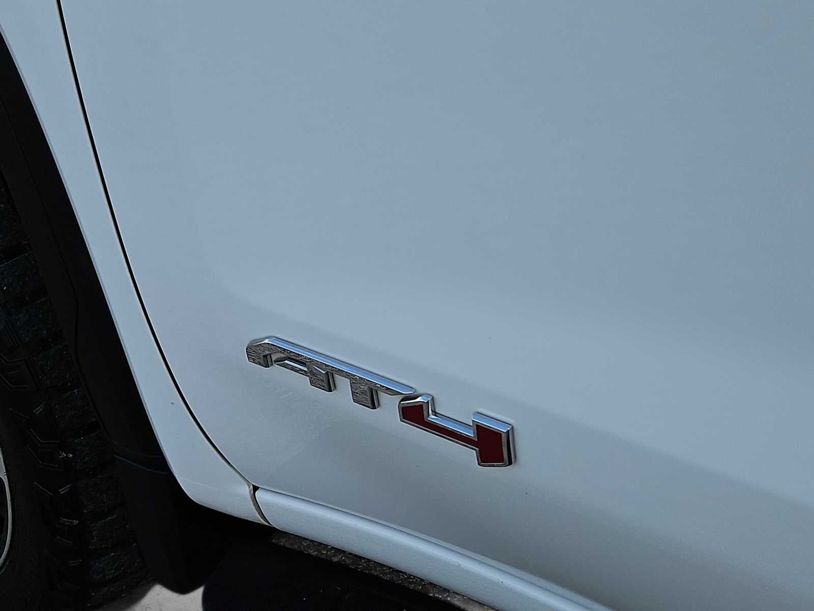 2022 GMC Sierra 1500 4WD Crew Cab Short Box AT4